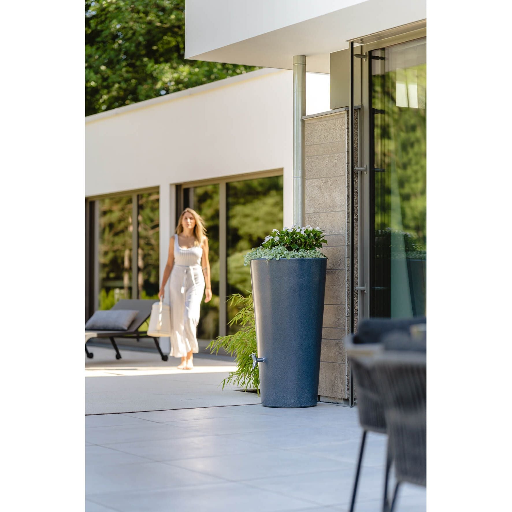 GARANTIA STONE 2in1 Regentonne 210 L, mit Pflanzschale, lava