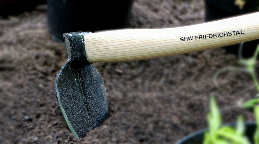Die Kunst des Schmiedens: Warum jede SHW Gartenhacke ein Unikat ist - SHW-FIRE