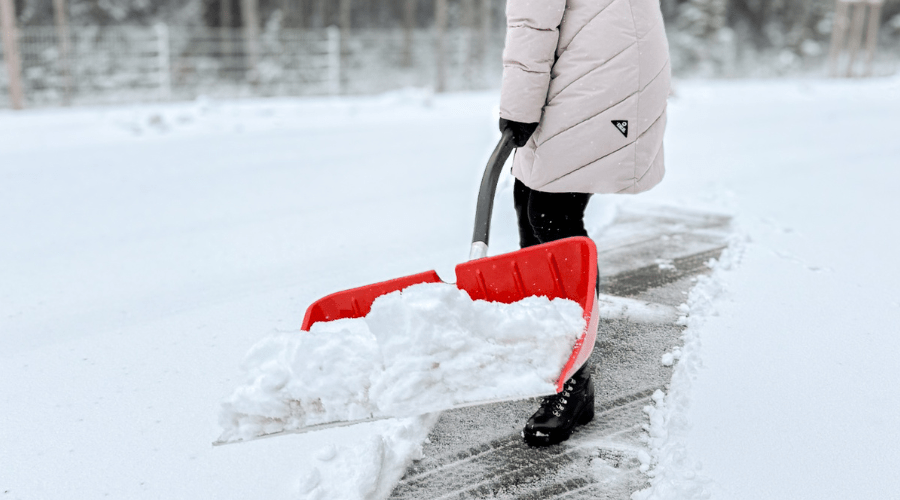 Welches Material für Schneeschieber ist das richtige? - SHW-FIRE