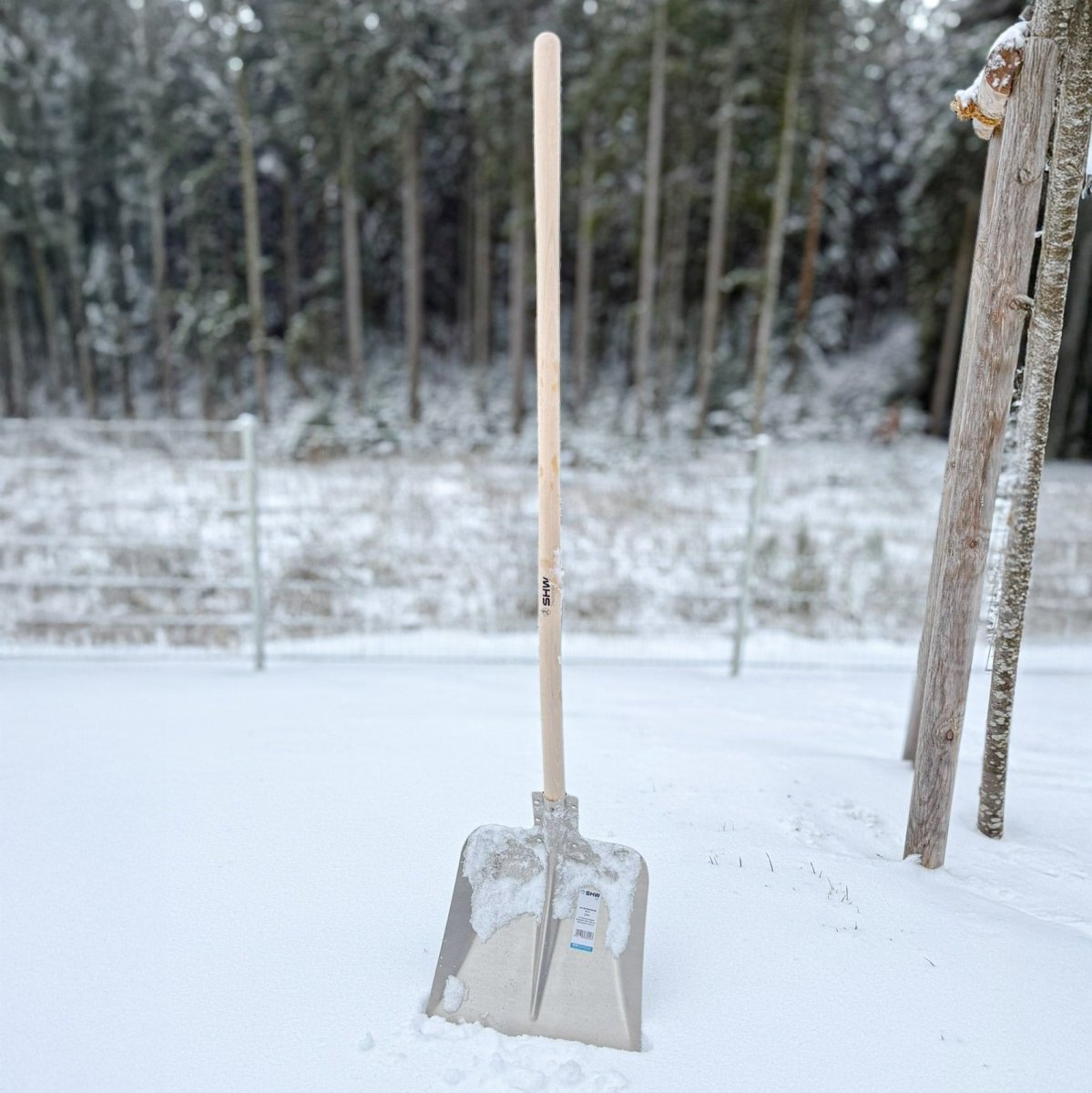 SHW Hallenser Alu - Randschaufel mit Stahlschutzkante und Hartholzstiel - SHW - FIRE