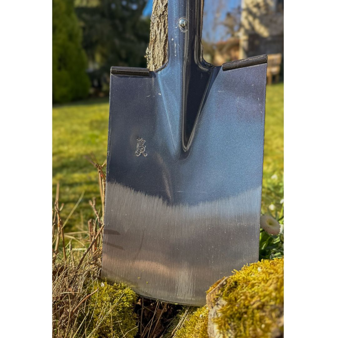 SHW Gärtnerspaten mit Tritt und Eschen - T - Stiel - SHW - FIRE