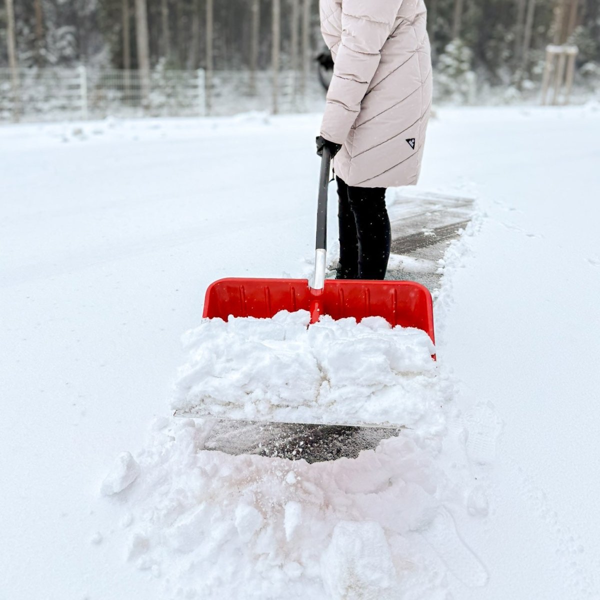 SHW Schneeschieber - Kunststoff 55 cm mit ergonomischem Alustiel - SHW - FIRE
