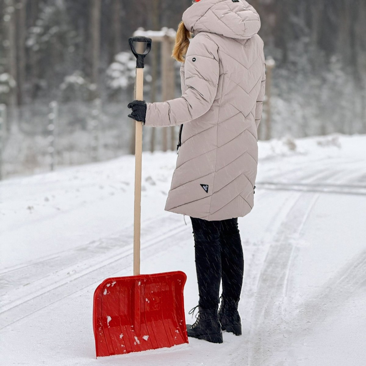 SHW Schneeschieber - Kunststoff mit Stiel und D - Griff - SHW - FIRE