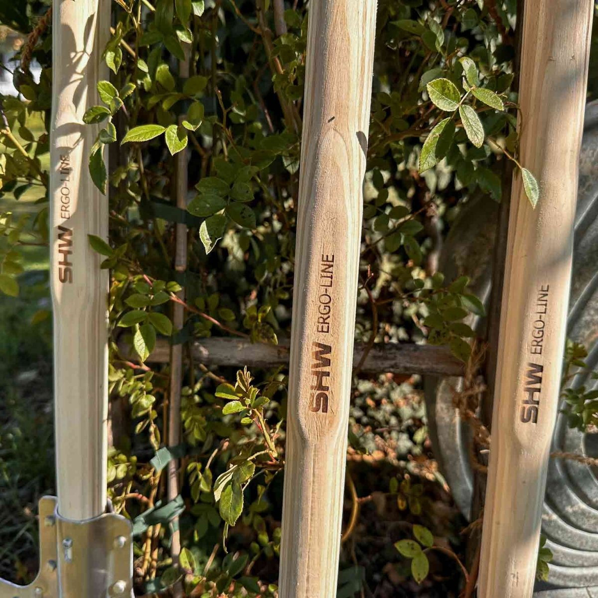 SHW Hallenser Alu - Randschaufel mit Stahlschutzkante Kante mit Ergo - Line Buche - Pappel - Stiel - SHW - FIRE